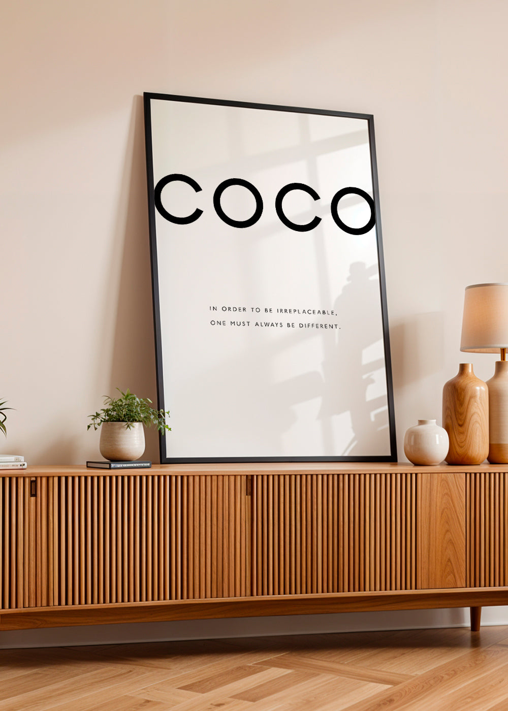 Czarno-biały plakat z cytatem COCO