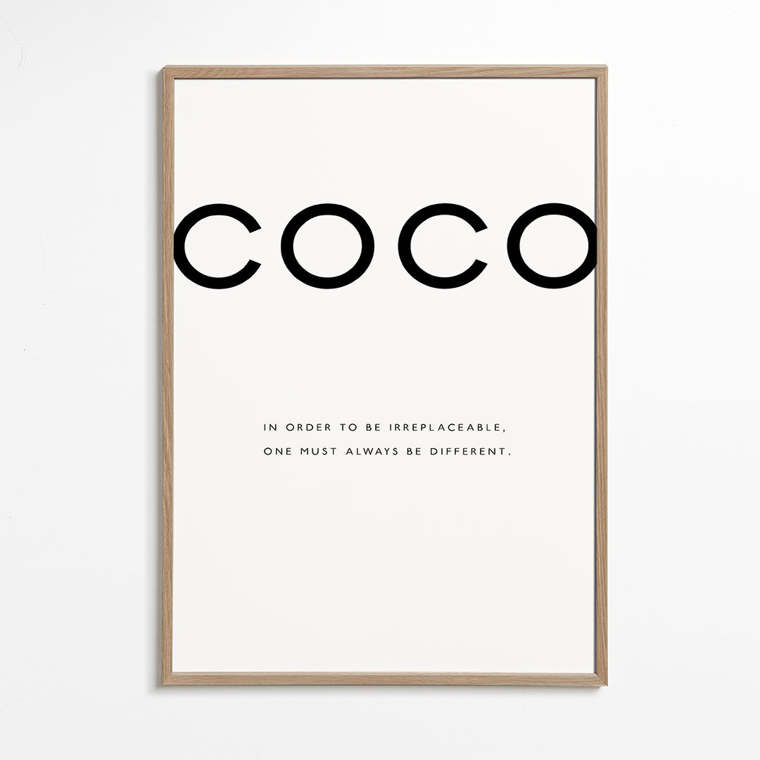 Czarno-biały plakat z cytatem COCO