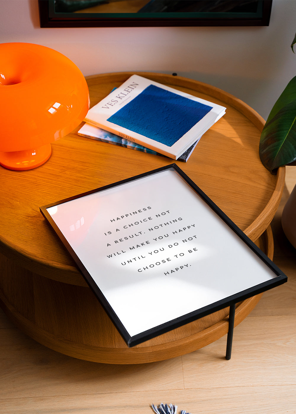 Minimalistyczny plakat z cytatem typograficznym