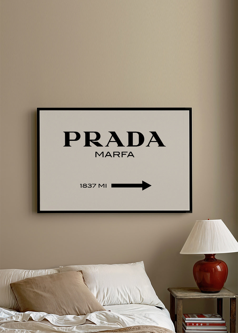 Plakat podróżniczy z typografią Prada Marfa