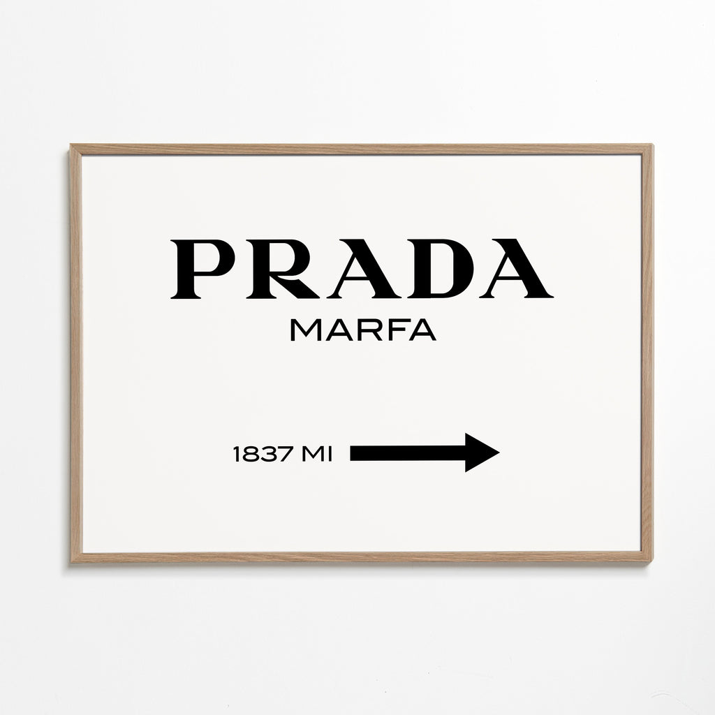 Plakat podróżniczy z typografią Prada Marfa