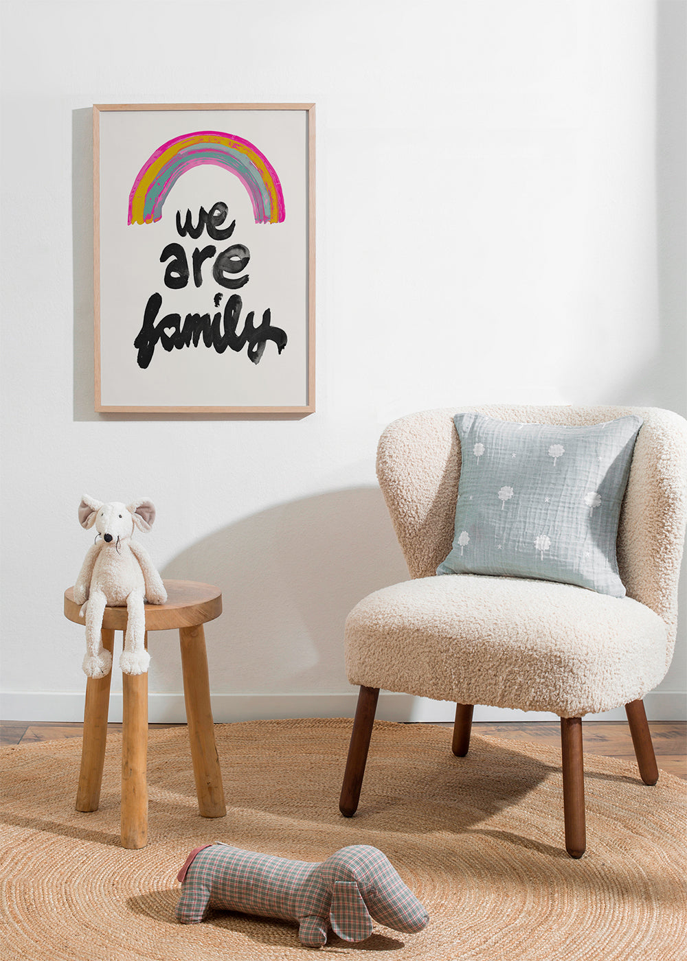 Ilustracja 'We are family' malowana tęcza