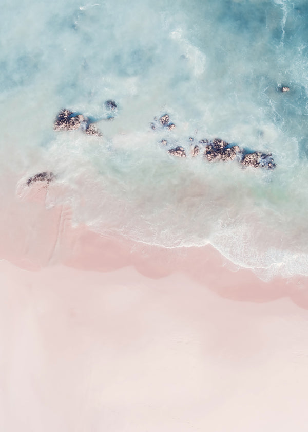 Sztuka krajobrazu: różowa plaża zdjęcie z lotu ptaka