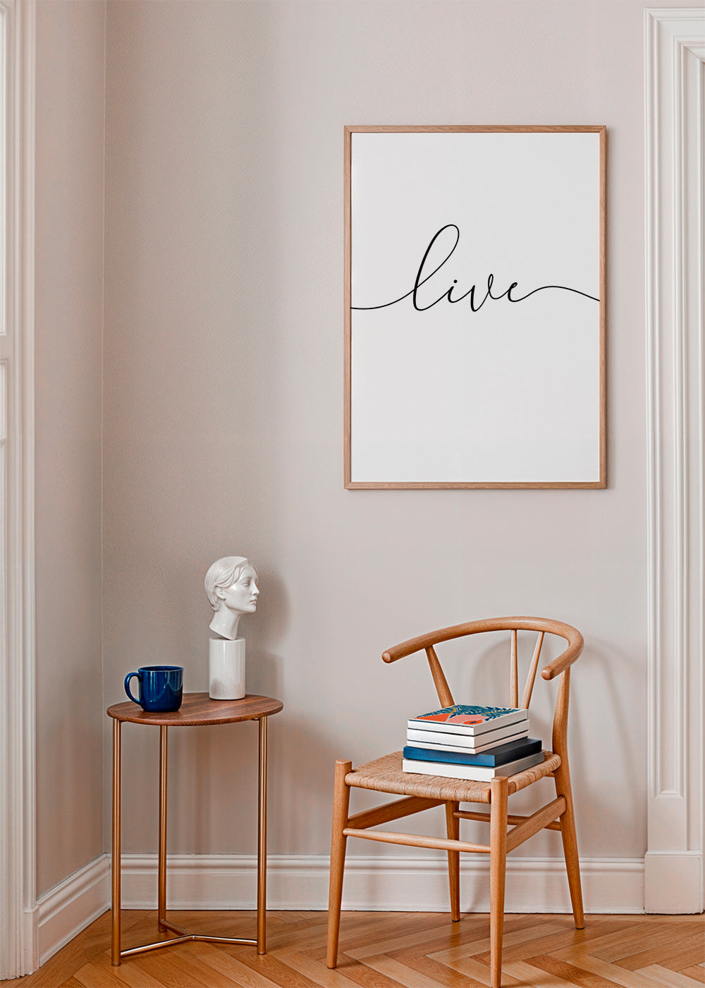 Minimalistyczny plakat z napisem 'Live'