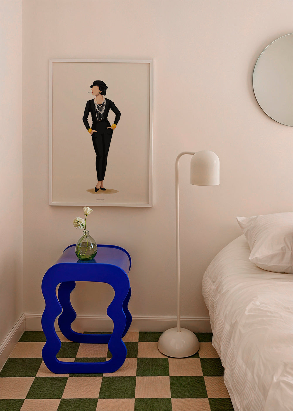 Ilustracja Coco Chanel z perłami