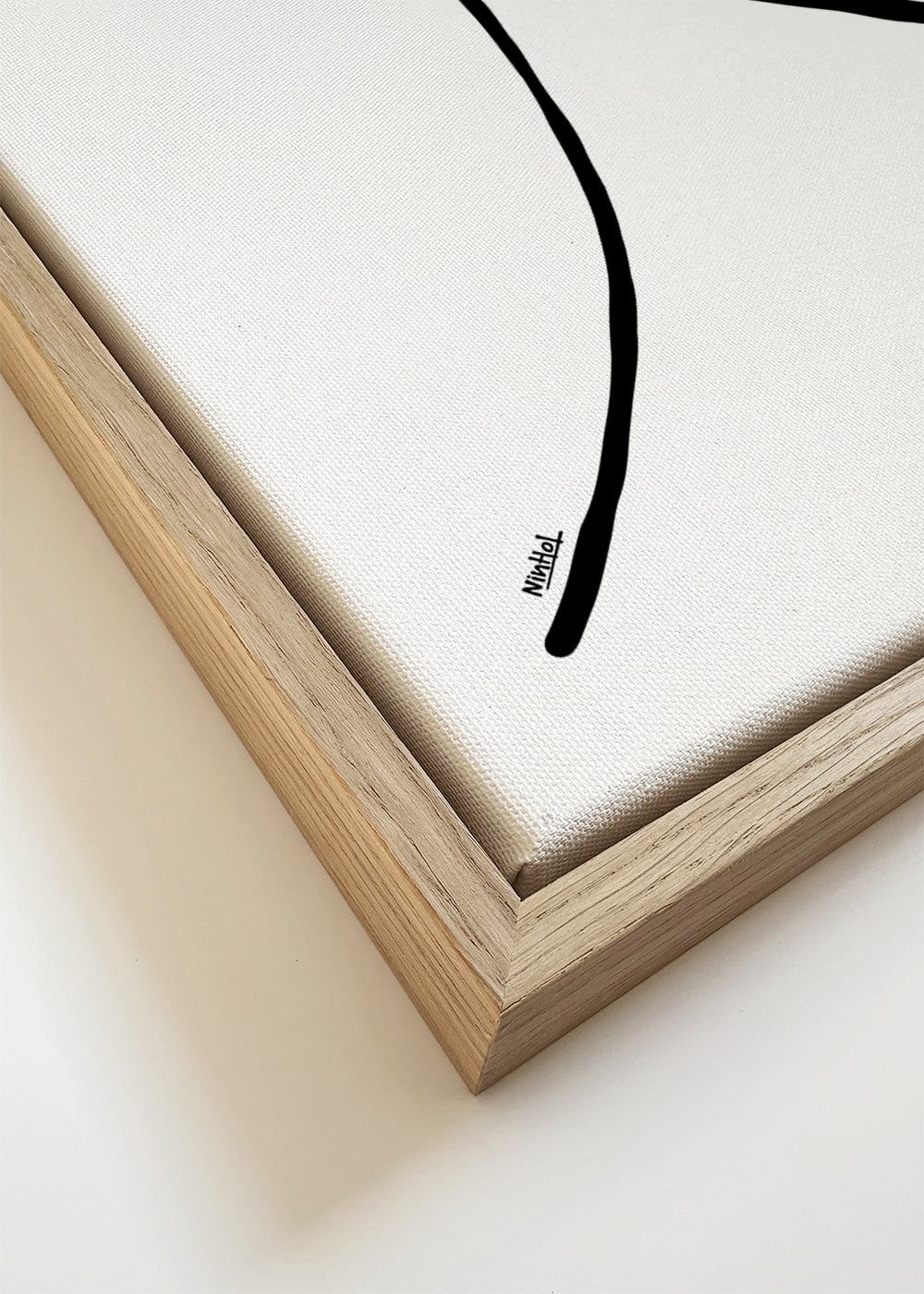 Minimalistyczna ilustracja twarzy z kwiatową rzęsą