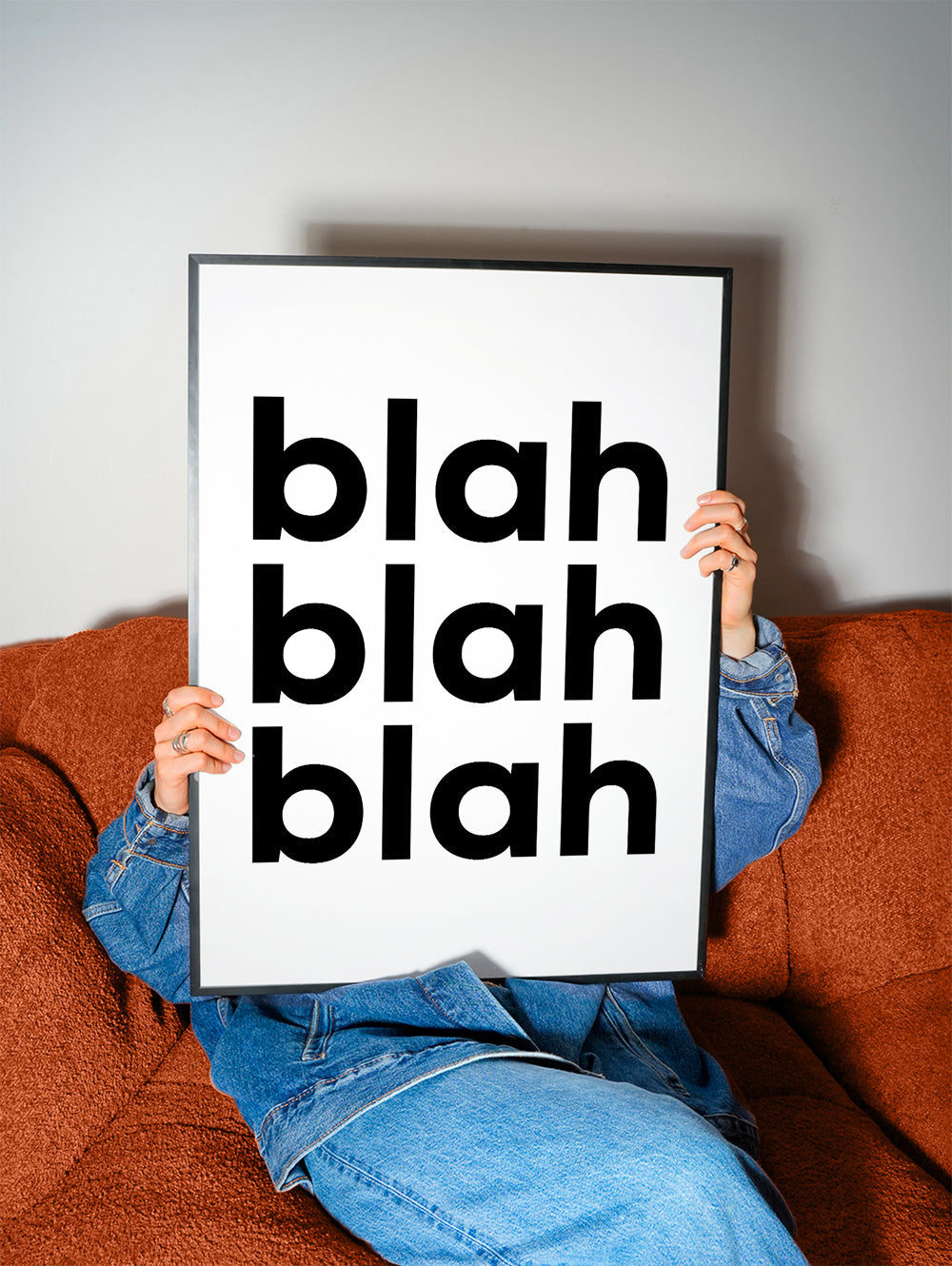 Ilustracja typograficzna z powtarzającym się tekstem