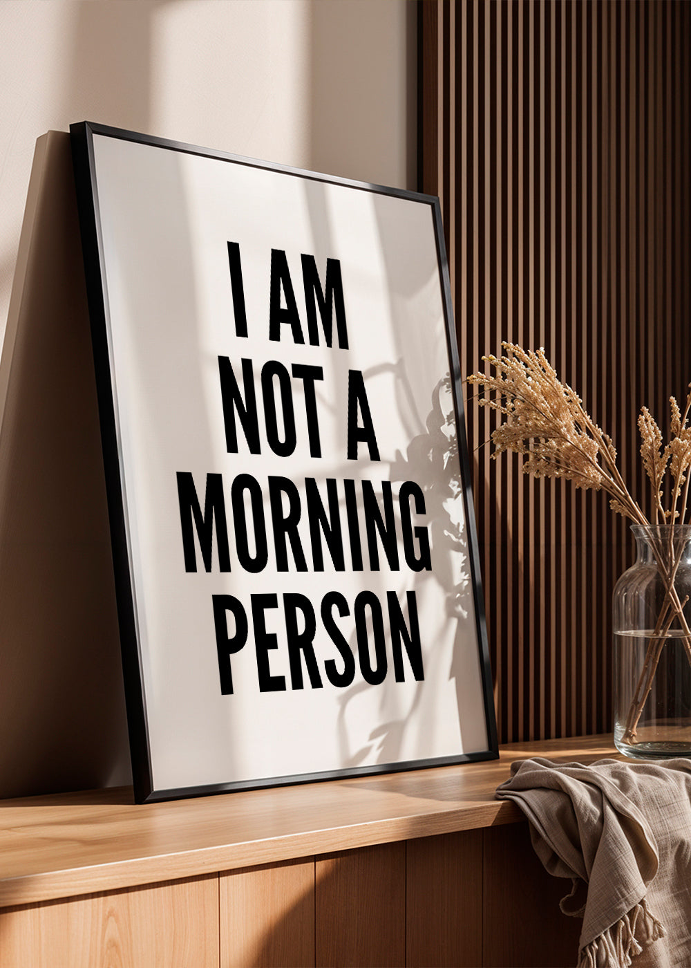 Czarno-biała praca typograficzna I AM NOT A MORNING PERSON