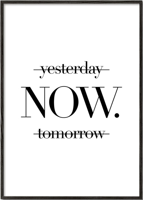 Minimalistyczny plakat NOW typografia