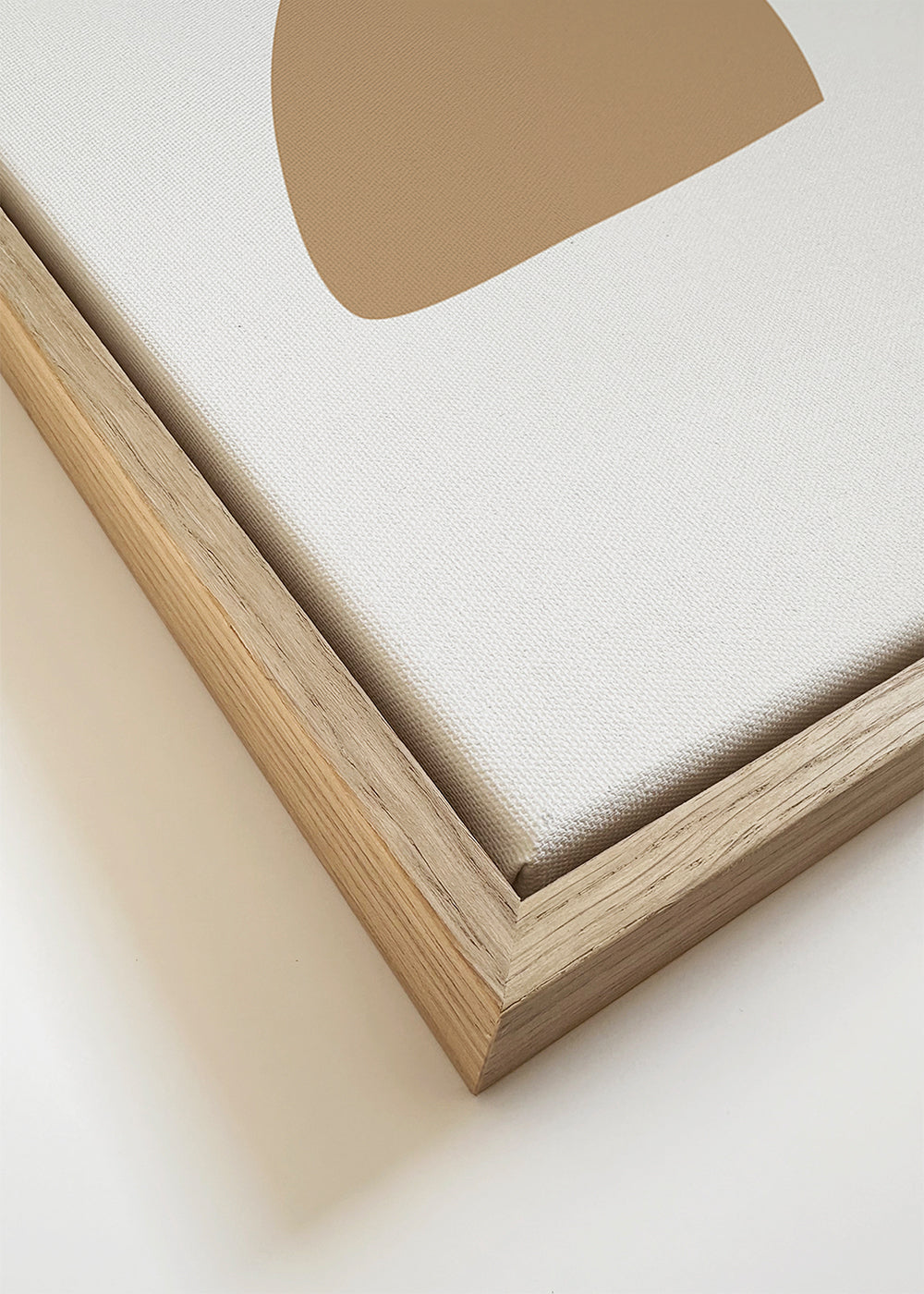 Plakat minimalistyczny z organicznymi kształtami w beżu i terakocie