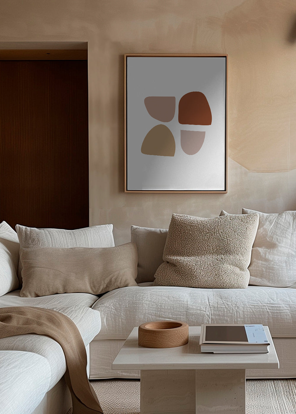 Plakat minimalistyczny z organicznymi kształtami w beżu i terakocie