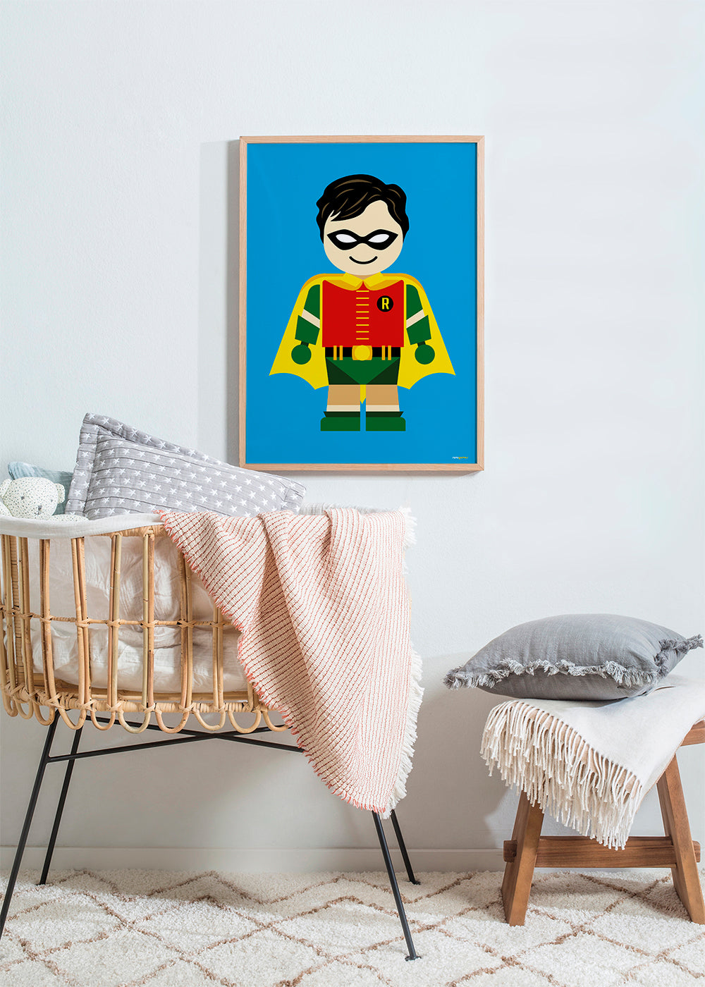 Plakat dziecięcy: zabawkowy superbohater na niebieskim tle