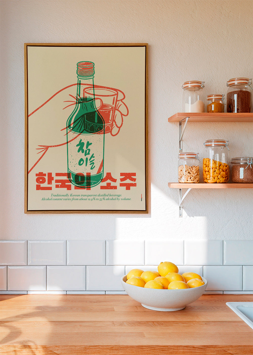 Sztuka do kuchni z ilustrowaną butelką soju