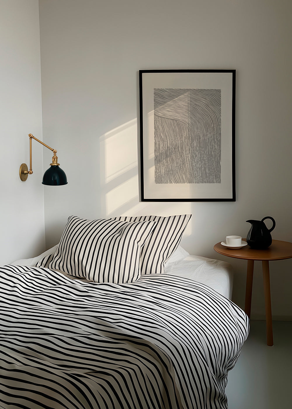 Minimalistyczny plakat z falistymi liniami