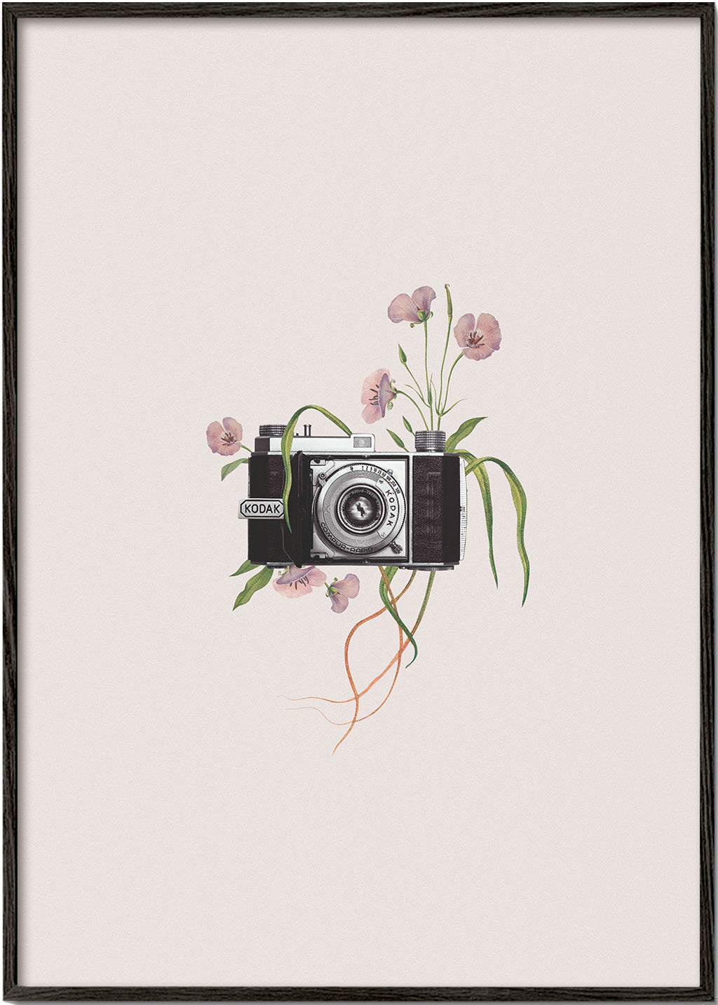 Wintage aparat fotograficzny z kwiatami