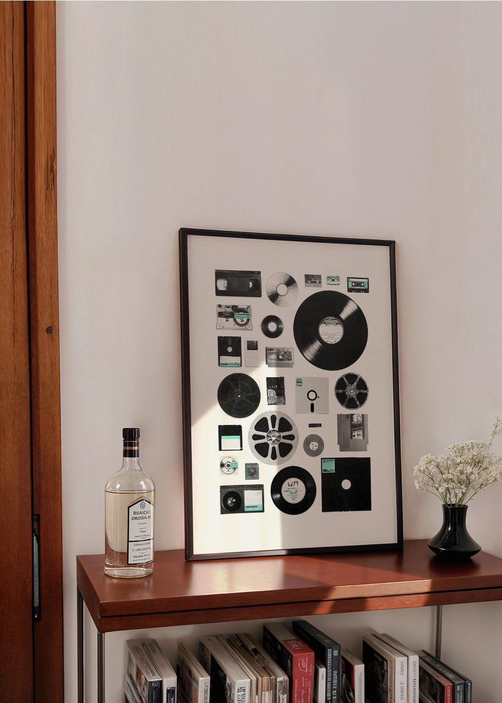 Plakat vintage z nośnikami muzycznymi w kolażu