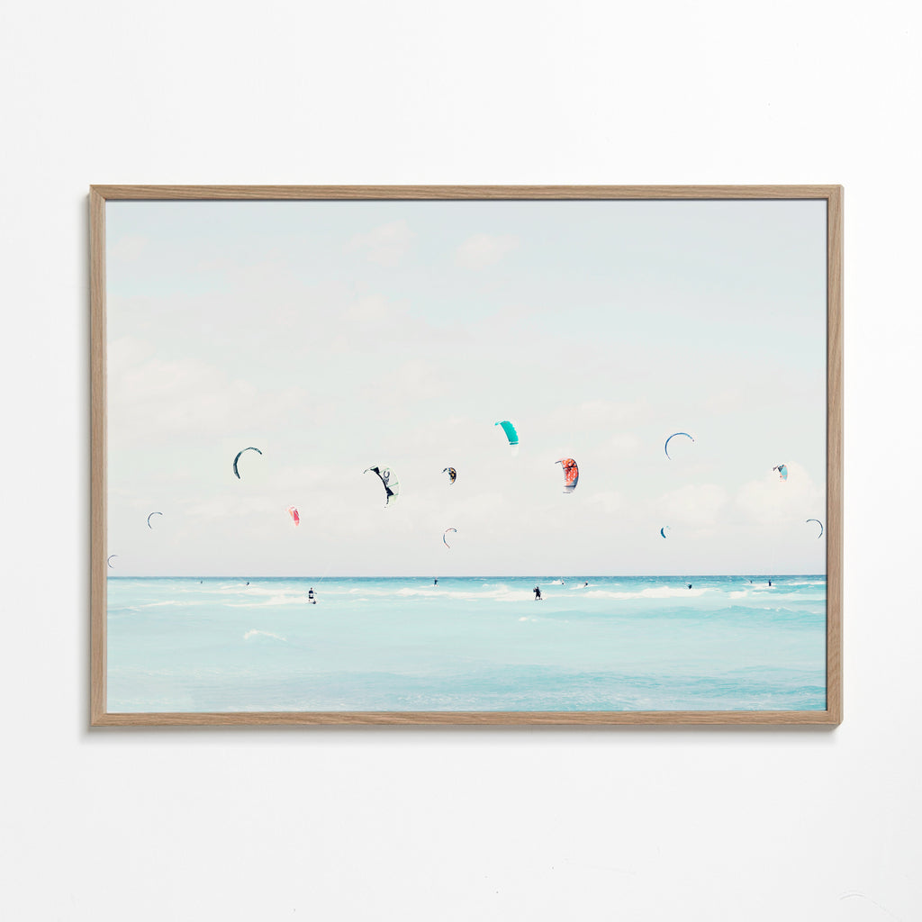 Sztuka sportu kitesurf na spokojnym morzu