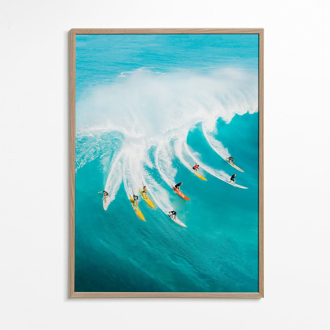 Sztuka sportowa: surferzy na dużej fali