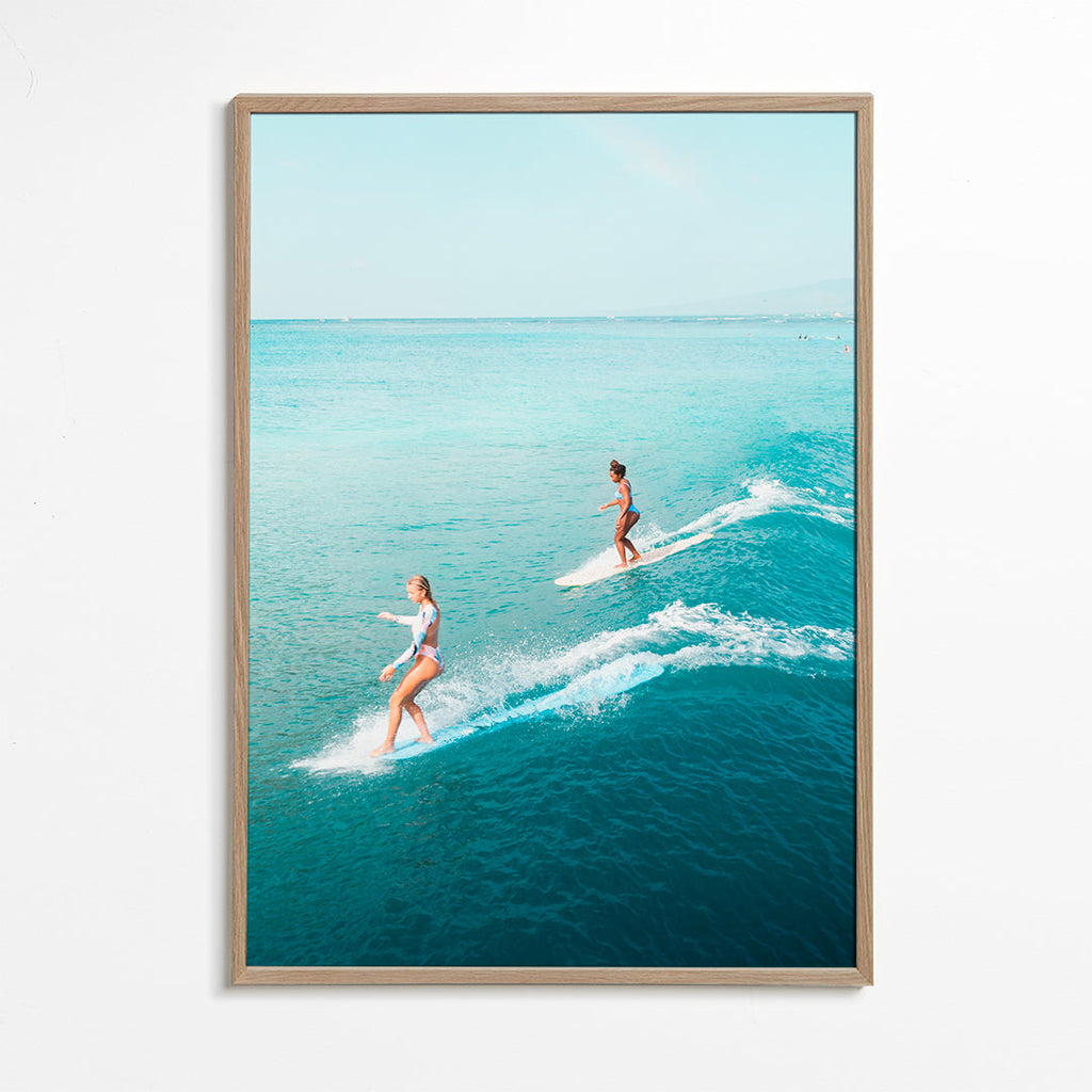 Sztuka sportowa: surferzy na otwartym morzu