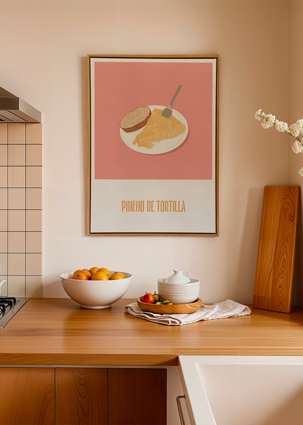 Sztuka do kuchni: pincho tortilla na różowym tle