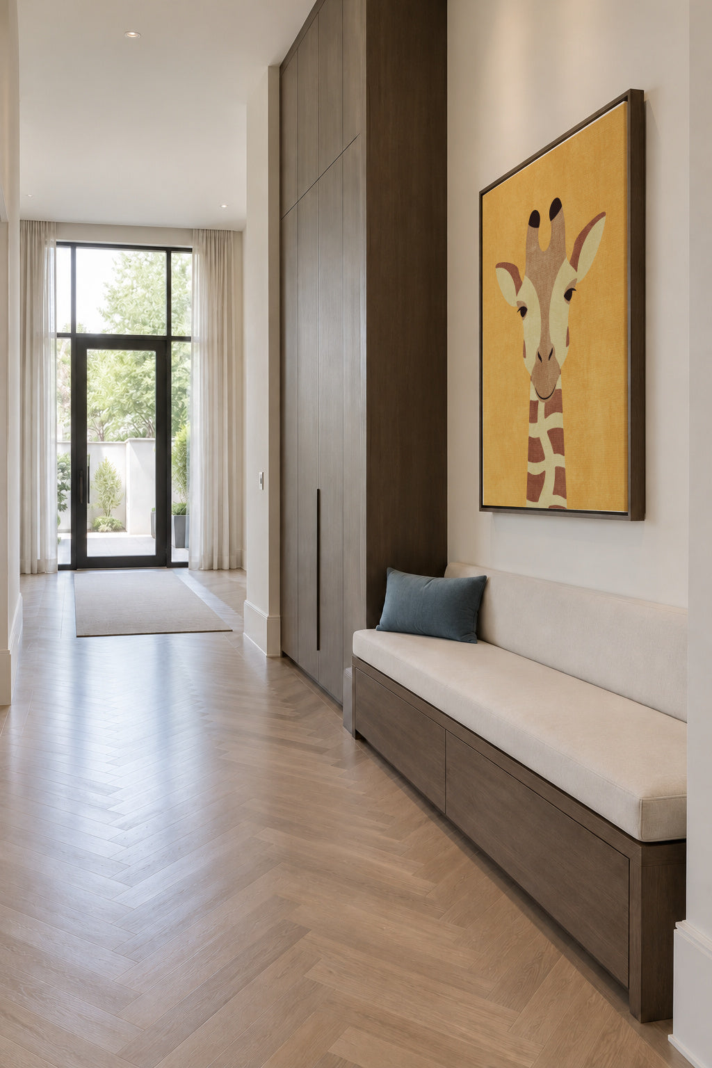 FAUNA / Giraffe - Framed canvas in an interior