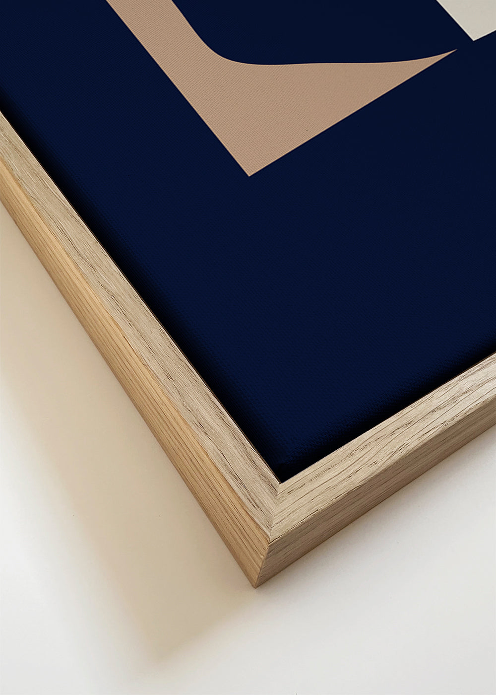 Plakat geometryczny z zaokrąglonymi formami w granacie