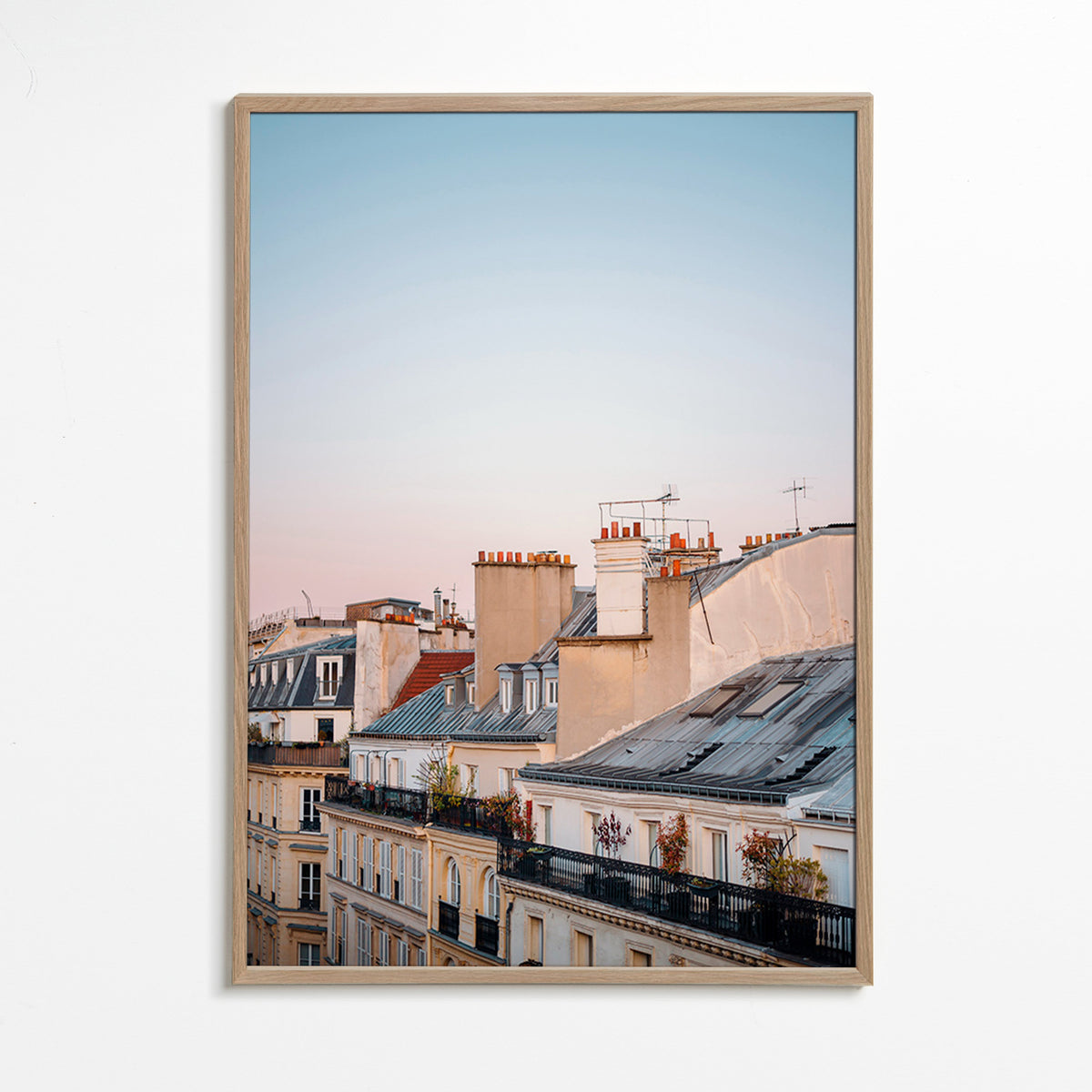 Plakat miejski z dachami o świcie – Oak Frame