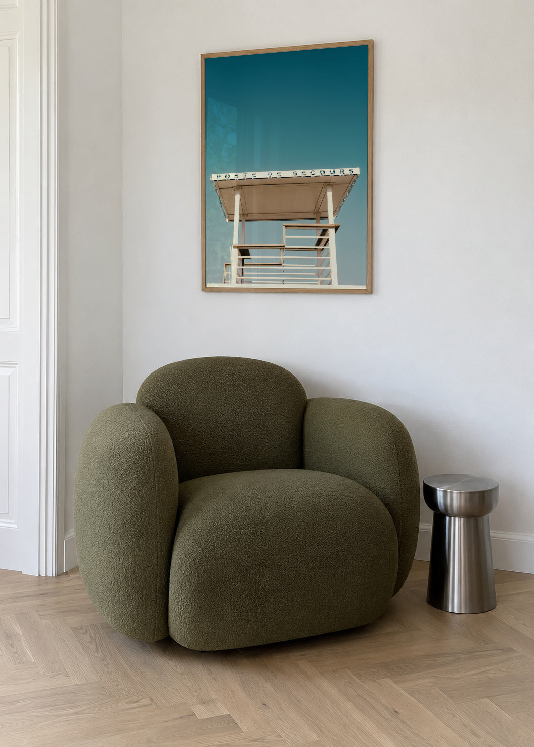 Poste de Secours - Framed poster in an interior