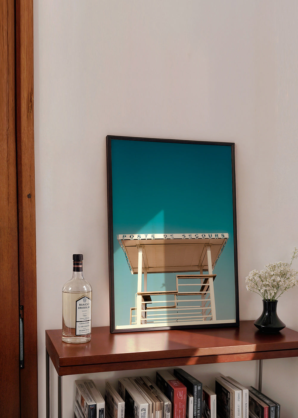 Fotografia wieży ratowniczej na tle nieba – Product1