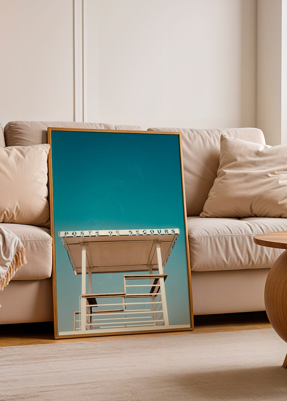 Fotografia wieży ratowniczej na tle nieba – Product2