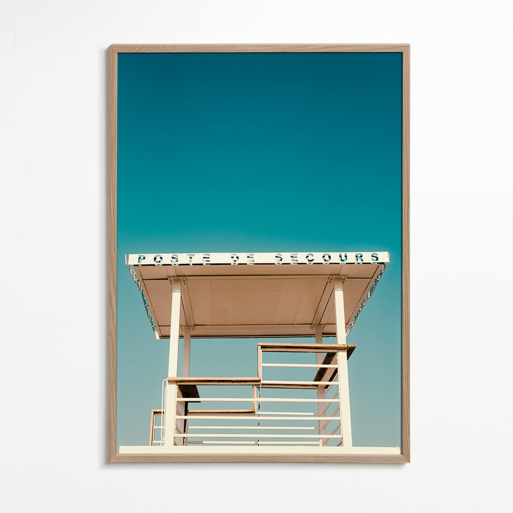 Fotografia wieży ratowniczej na tle nieba – Oak Frame