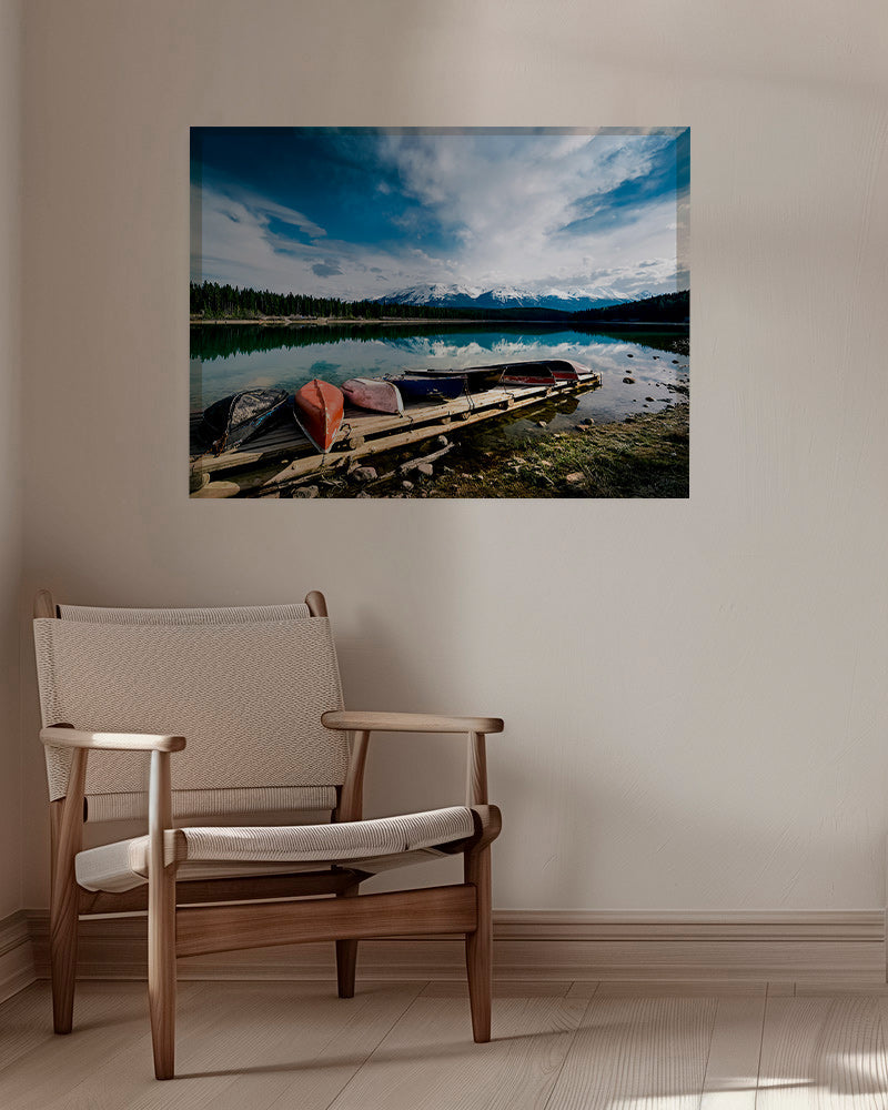 Obraz krajobrazowy z kajakami przy pomoście – Canvas