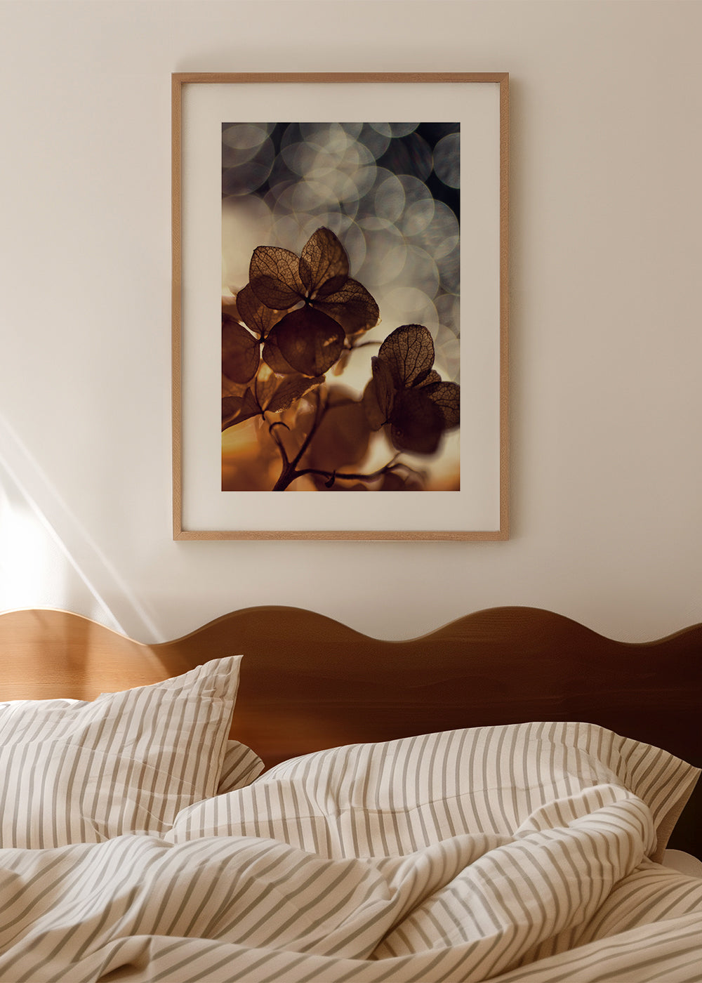 Plakat botaniczny: suche kwiaty w delikatnym bokeh