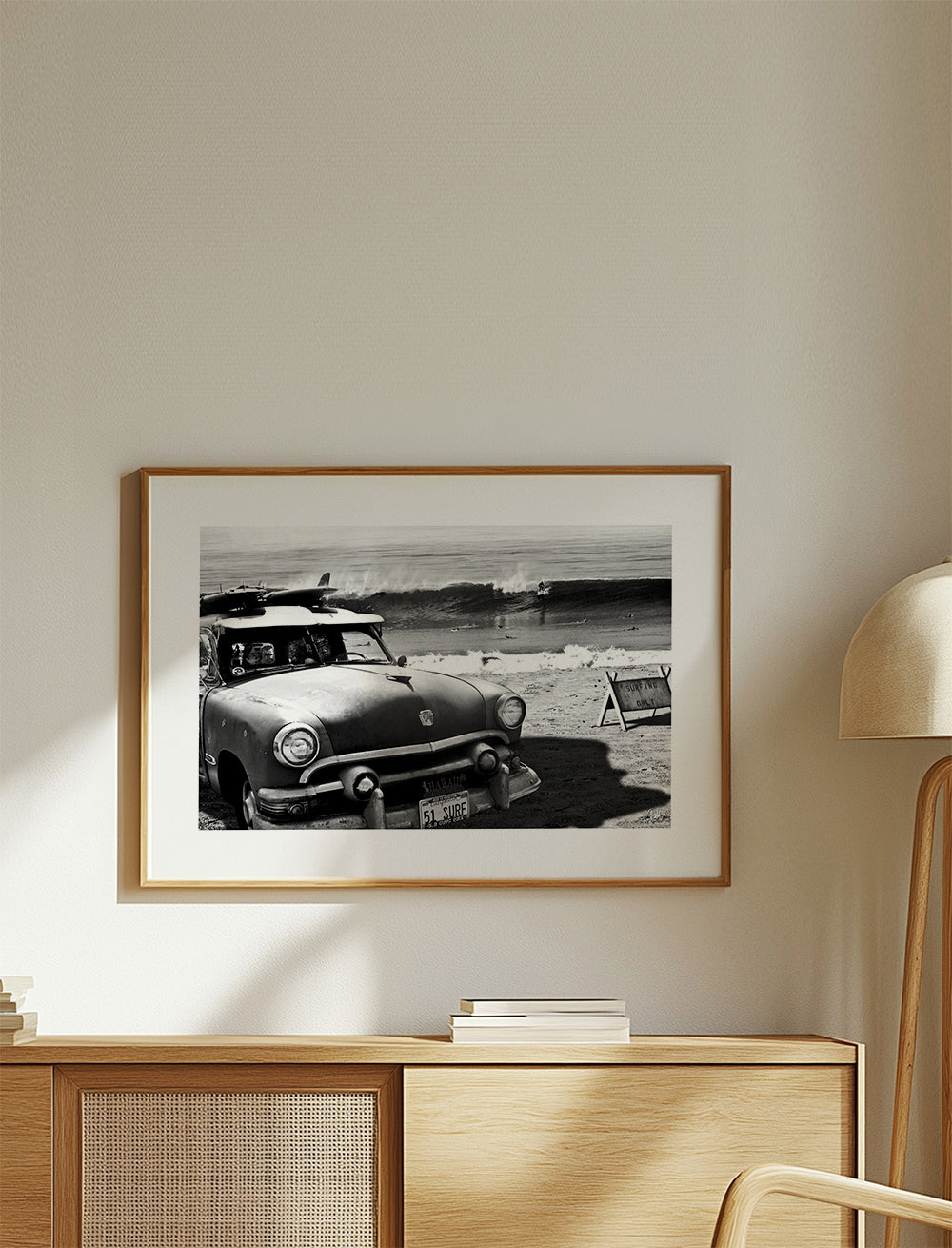 Fotografia samochodu vintage na plaży