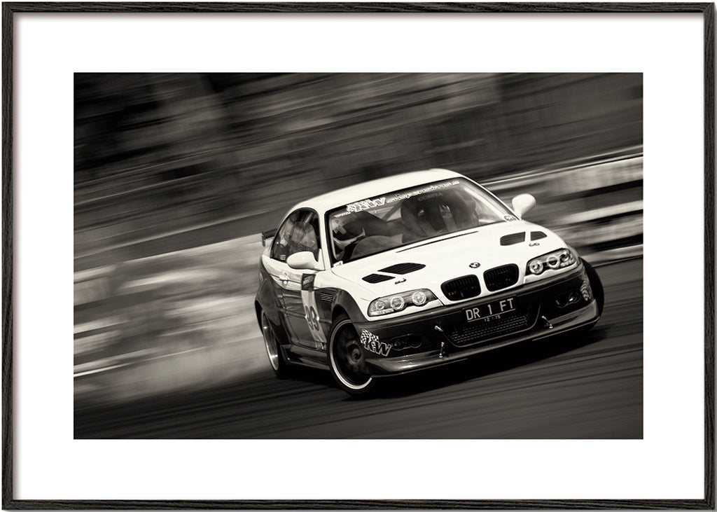 Fotografia samochodu wyścigowego w drift