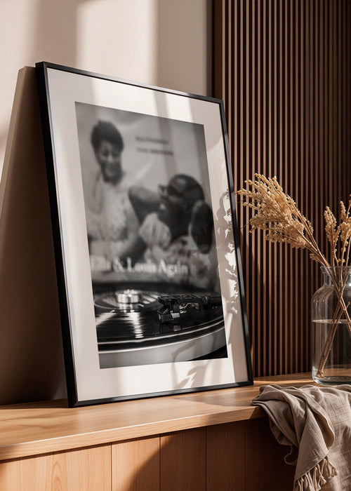 Vintage print: winyl i gramofon z bliska
