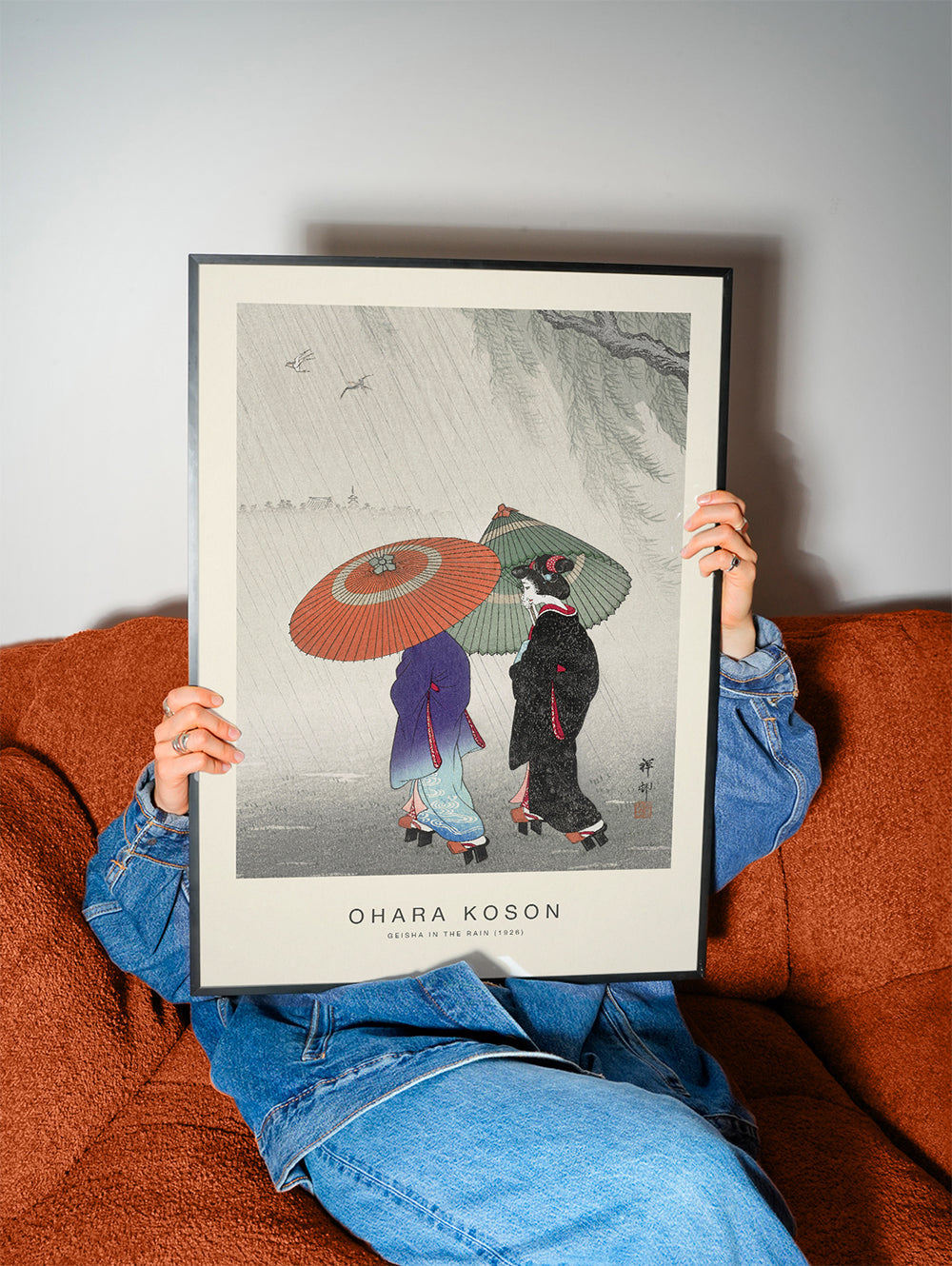 Japońska ilustracja gejsz w deszczu