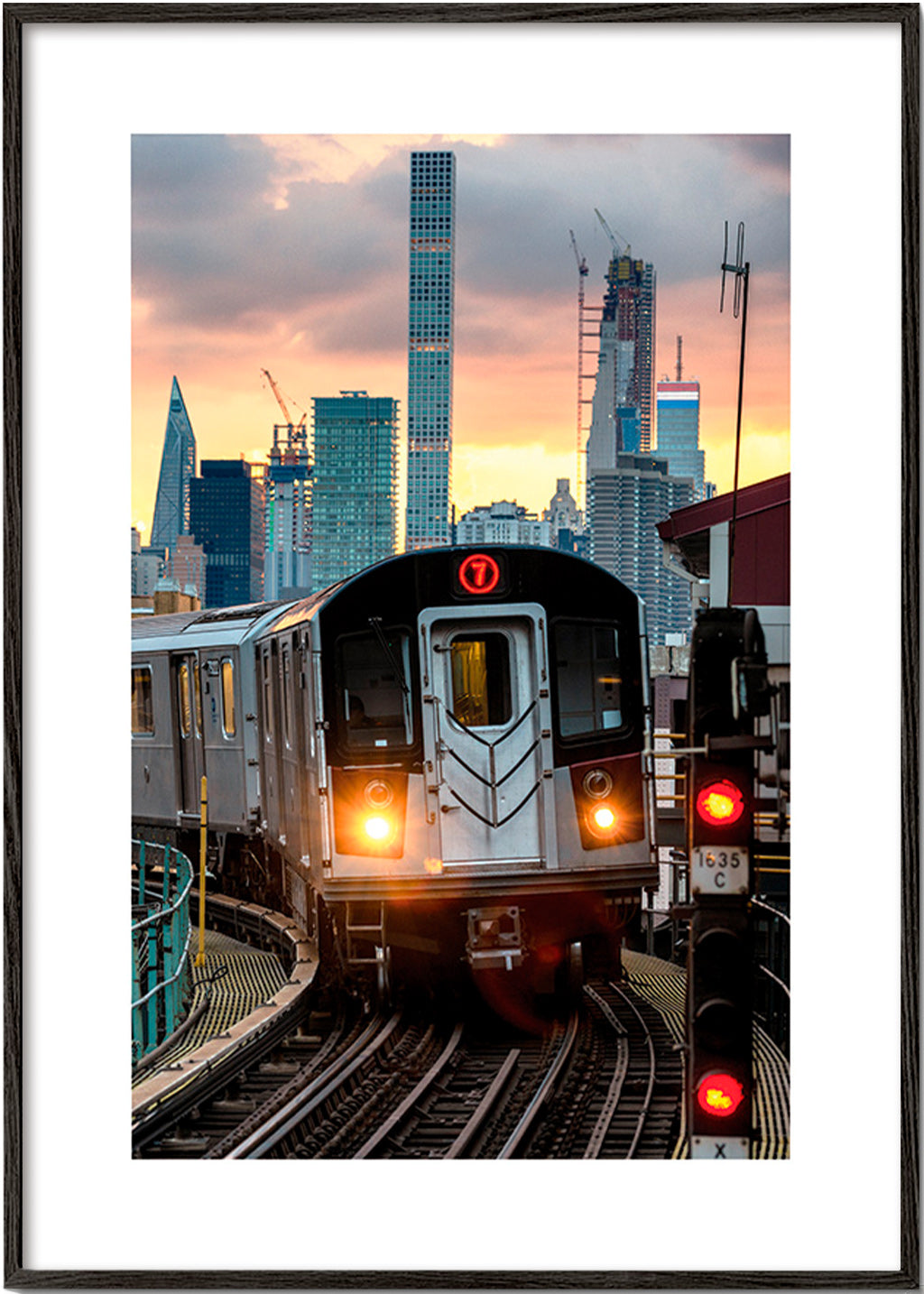 Plakat podróżniczy: Metro 7 o zachodzie słońca – Black Frame