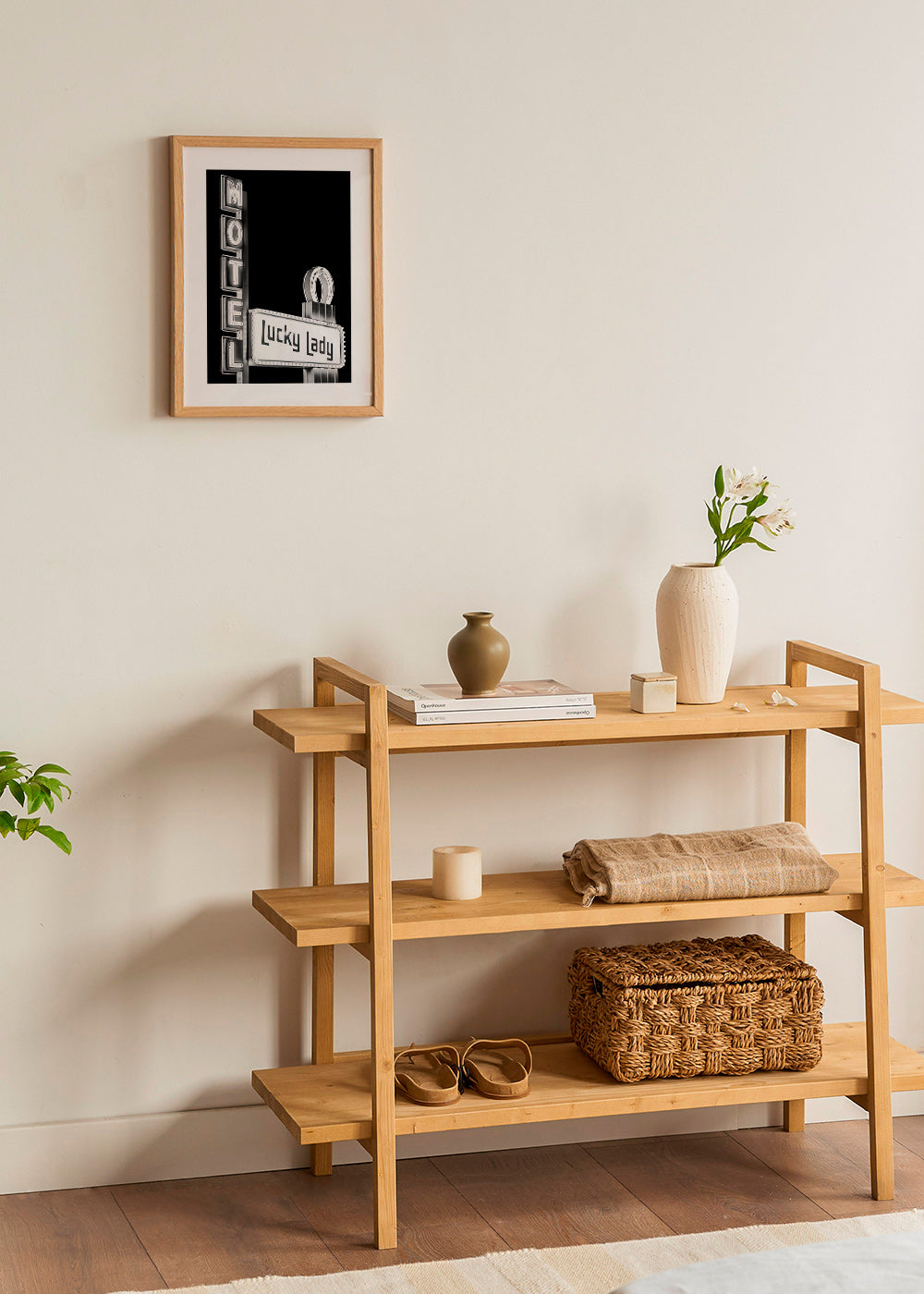 Fotografia szyldu Motel Lucky Lady – Product1