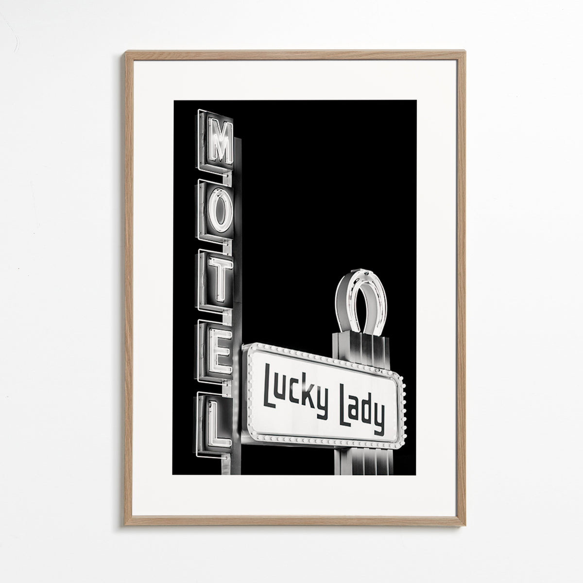 Fotografia szyldu Motel Lucky Lady – Oak Frame