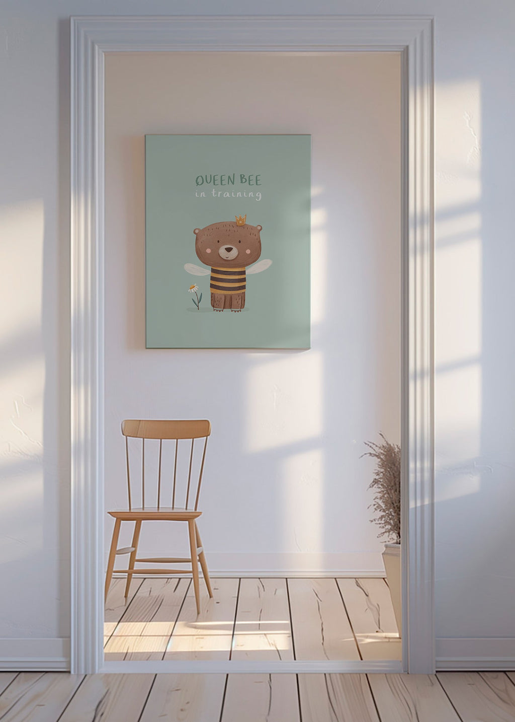 Plakat dziecięcy Miś 'Queen Bee' z koroną