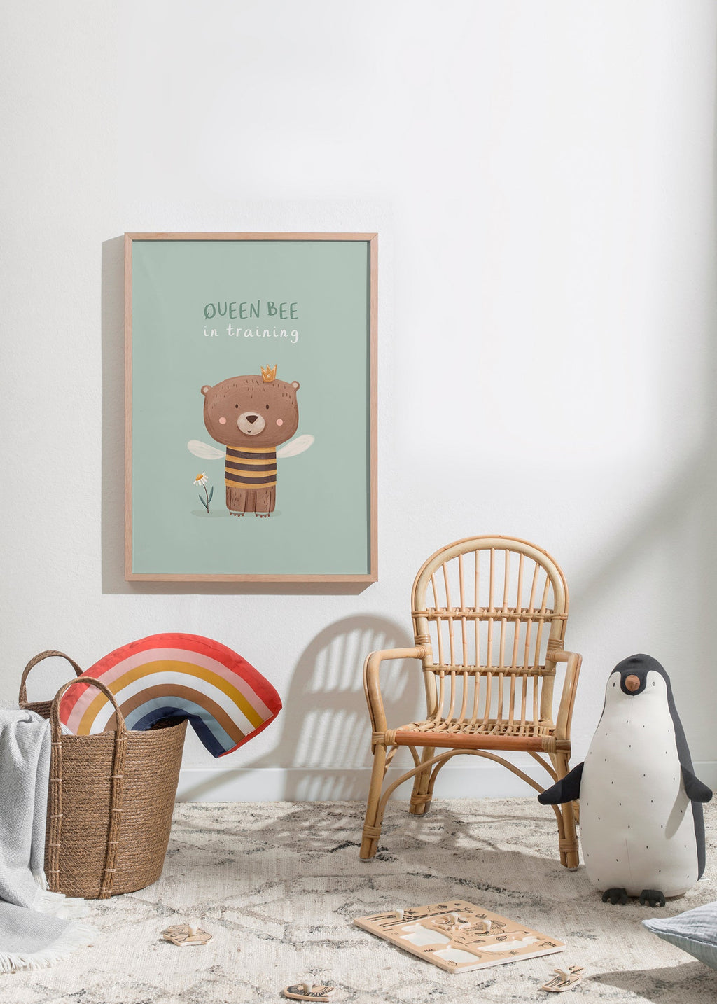Plakat dziecięcy Miś 'Queen Bee' z koroną