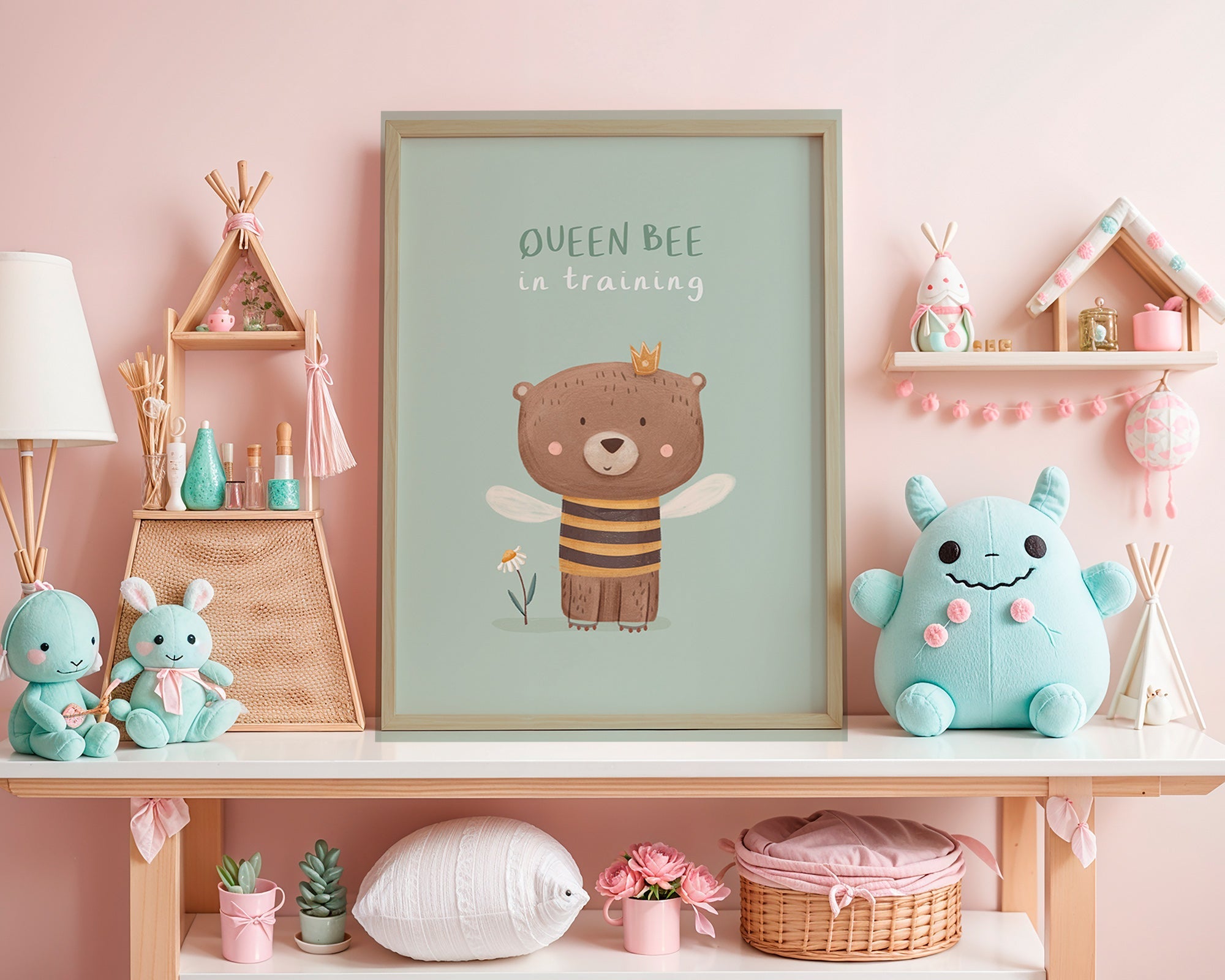 Plakat dziecięcy Miś 'Queen Bee' z koroną
