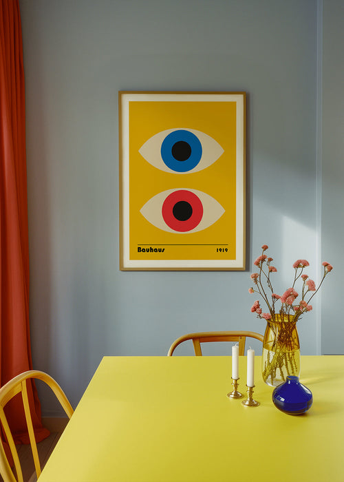 Plakat geometryczny Bauhaus z czerwonymi i niebieskimi oczami