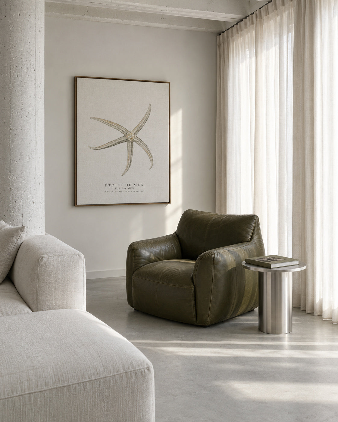 Starfish (Étoile de mer) II - Sealife Collection - Framed canvas in an interior