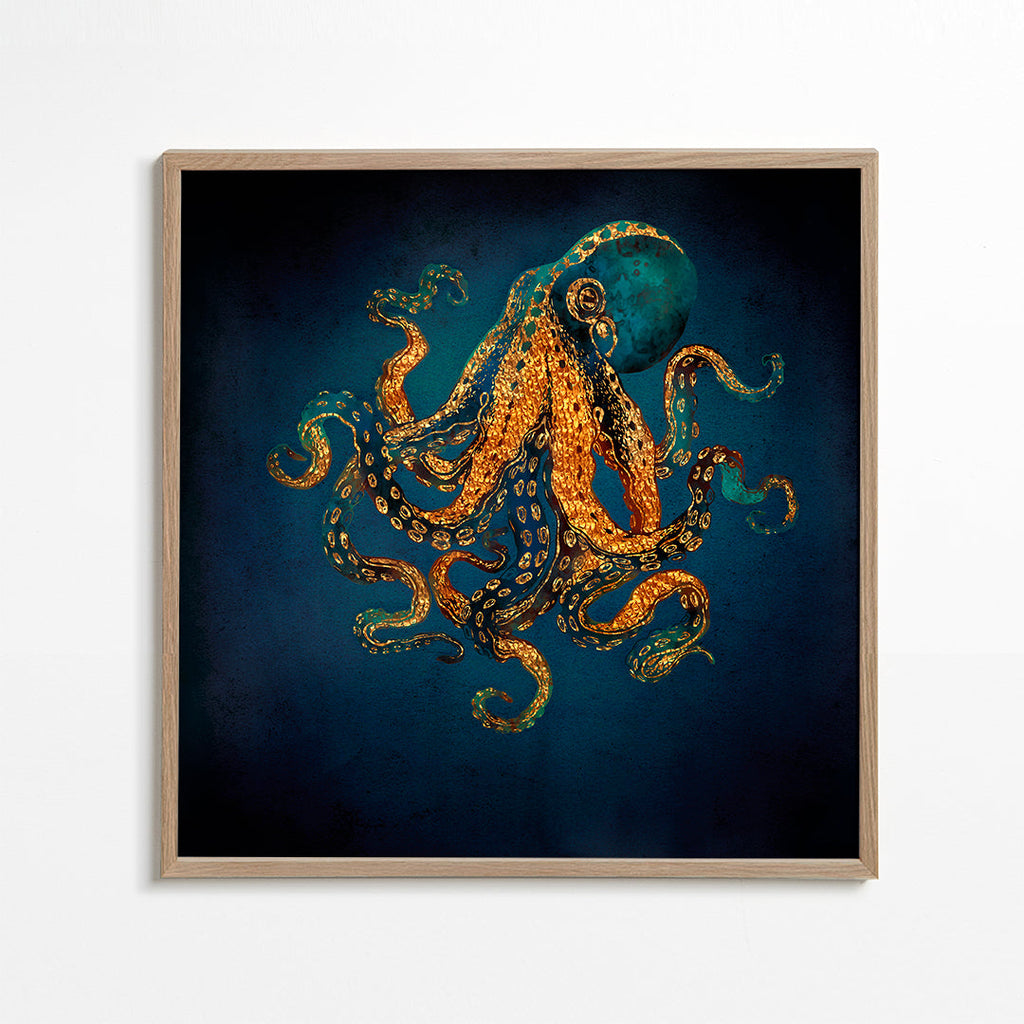 Złoty oktopus na głębokim, niebieskim tle
