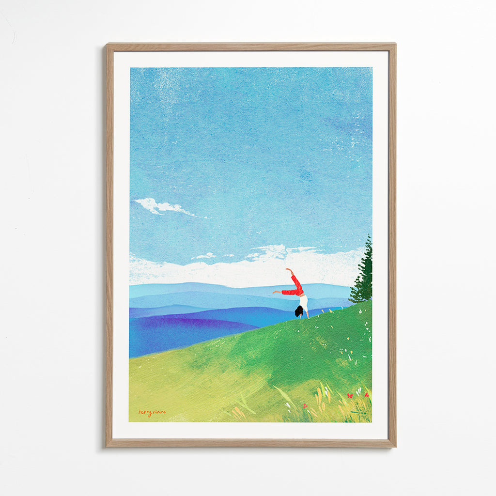 Obraz krajobrazowy z figurą w równowadze na wzgórzu – Oak Frame