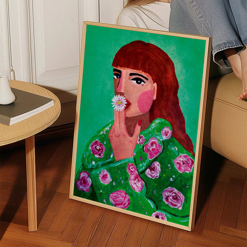 Plakat botaniczny: portret kobiety z stokrotką