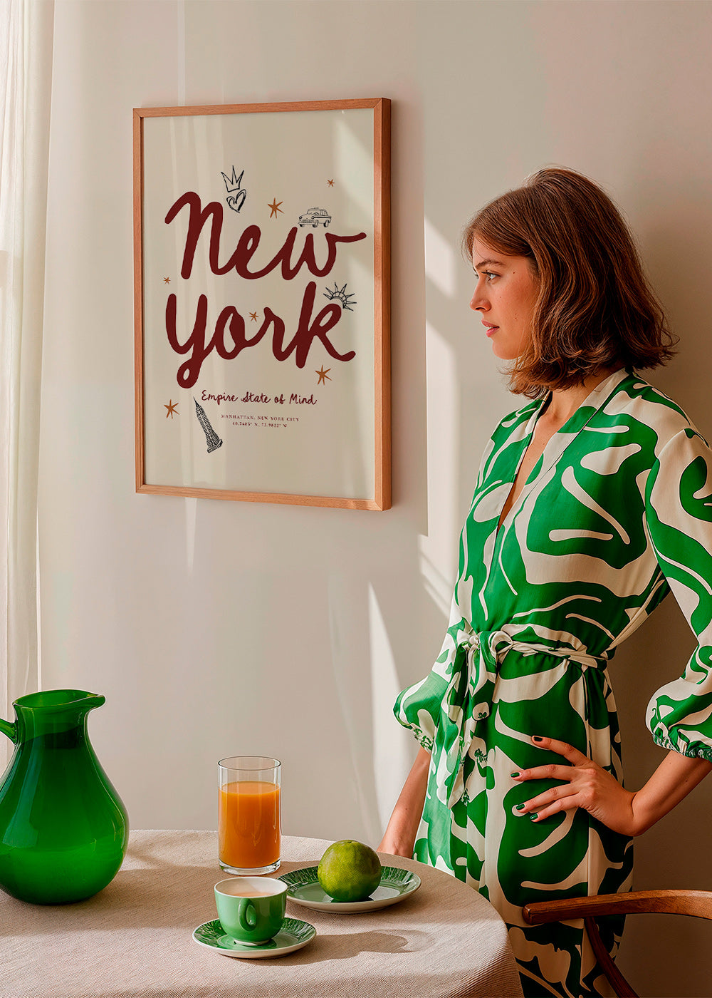 Plakat podróżny New York z bordowym letteringiem