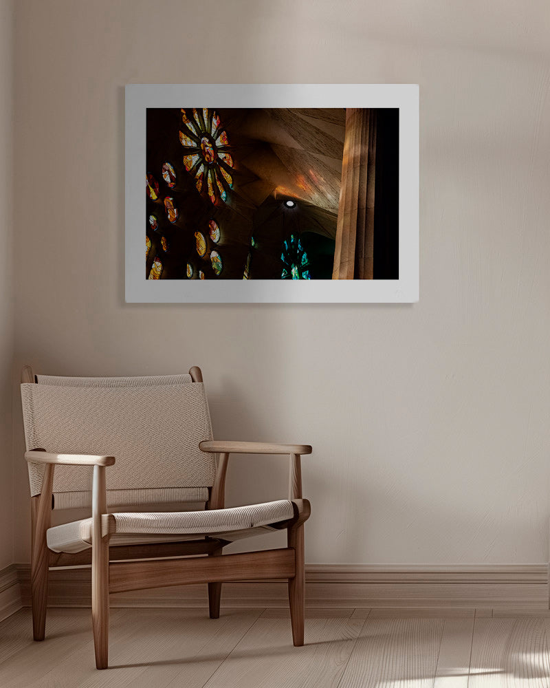 Fotografia architektoniczna witraży w ciepłym świetle